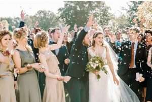 Geen handjes schudden op je bruiloft